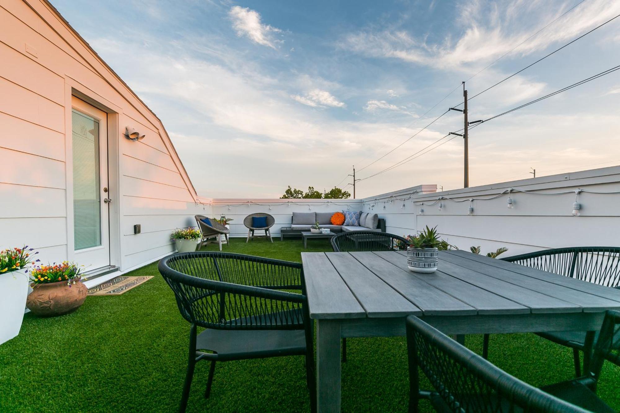 Montrose Guesthouse Suites By Dunyha Houston Exterior foto