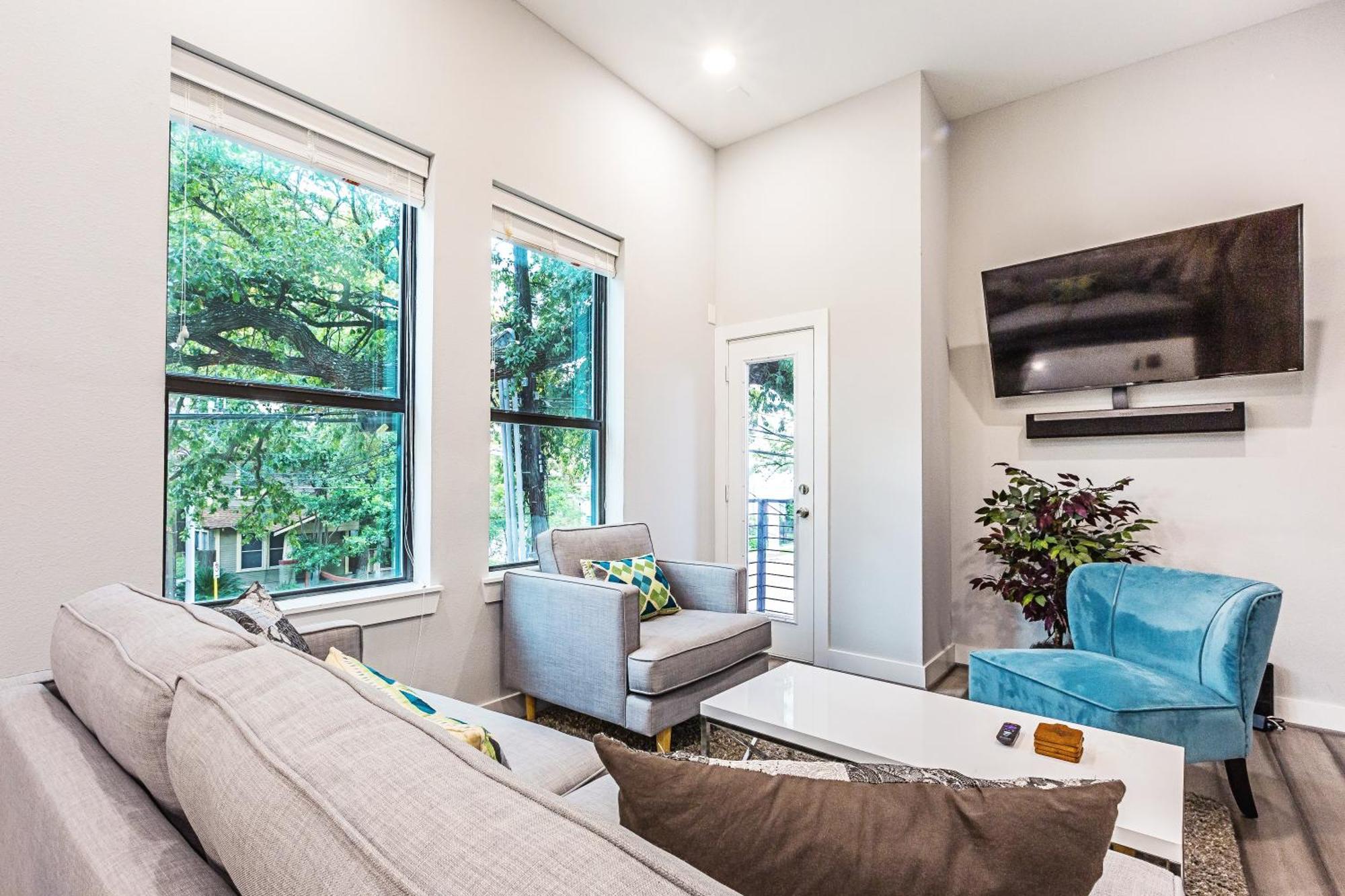 Montrose Guesthouse Suites By Dunyha Houston Exterior foto