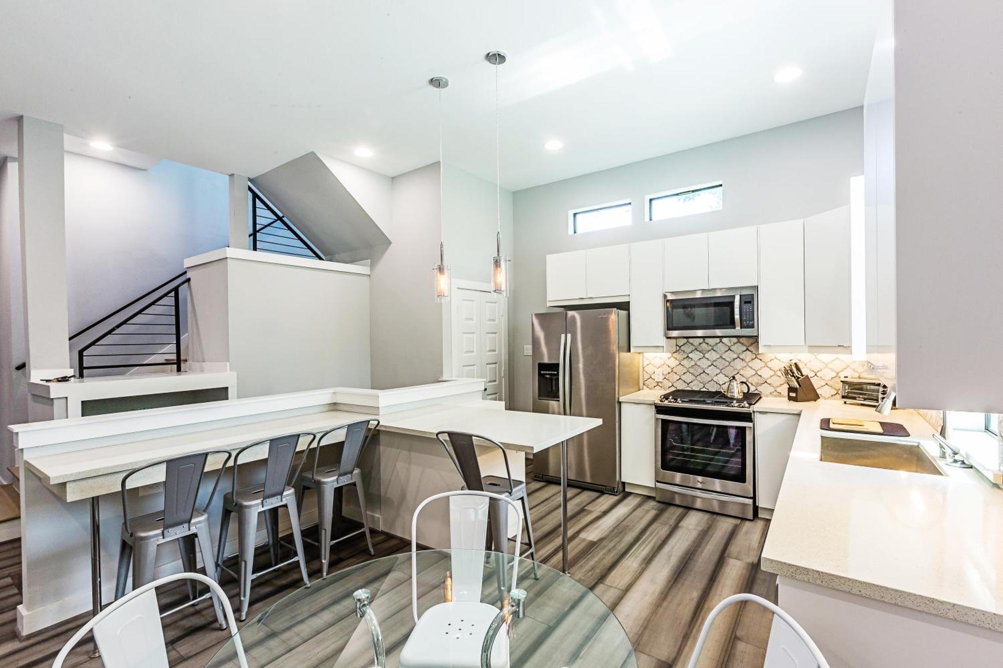 Montrose Guesthouse Suites By Dunyha Houston Exterior foto
